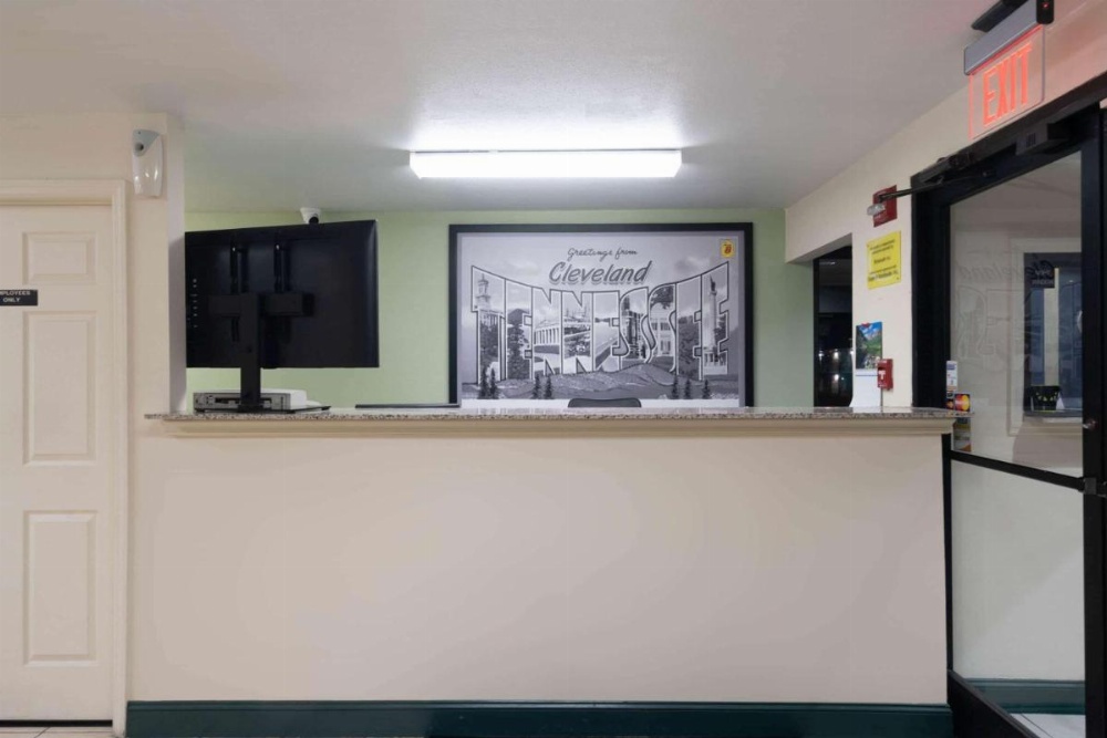Super 8 by Wyndham Cleveland Image 17